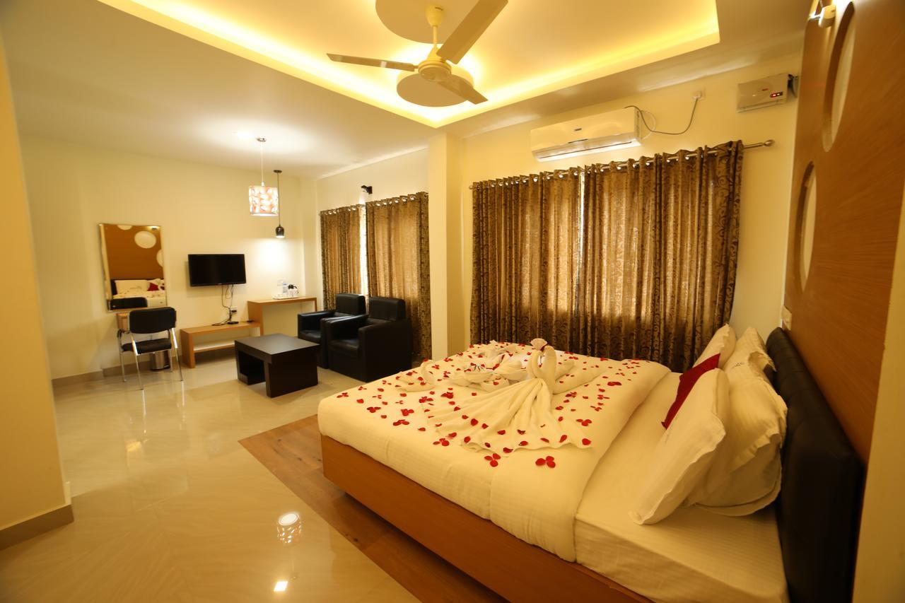 Hotel Soorya Castle Ваянад Экстерьер фото