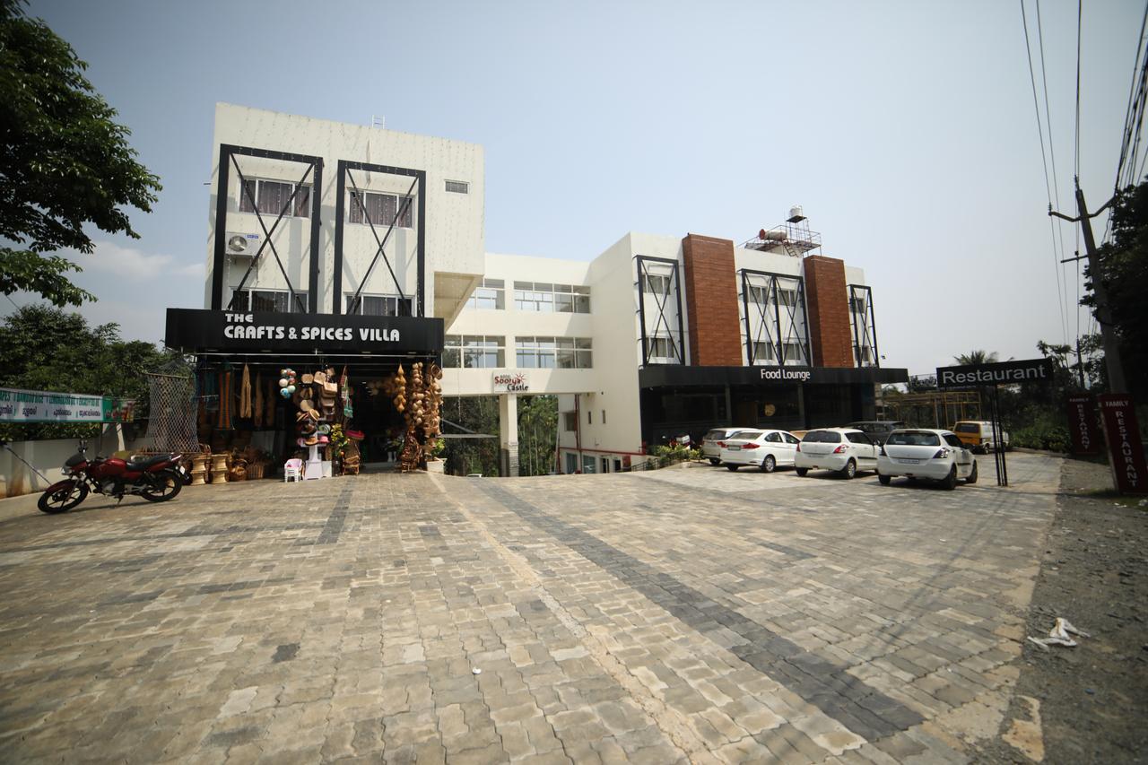 Hotel Soorya Castle Ваянад Экстерьер фото
